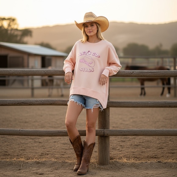 Fantastic Fawn Tops - FANTASTIC FAWN Let’s go Girls oversized pullover sz M L